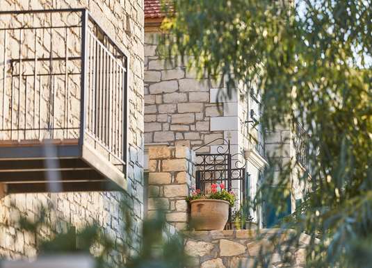 INDIVIDUAL NATURAL STONE VILLAS