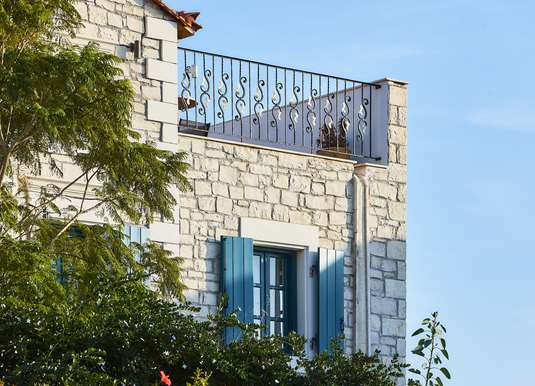 INDIVIDUAL NATURAL STONE VILLAS